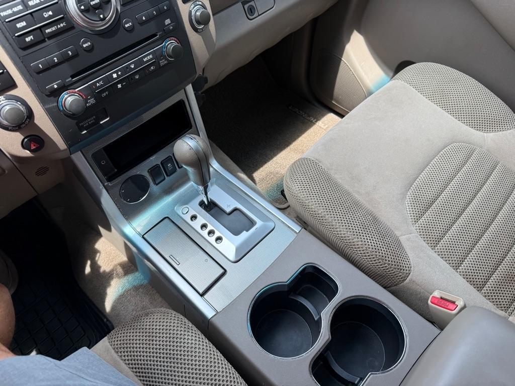 Nissan Pathfinder S 2WD 2012