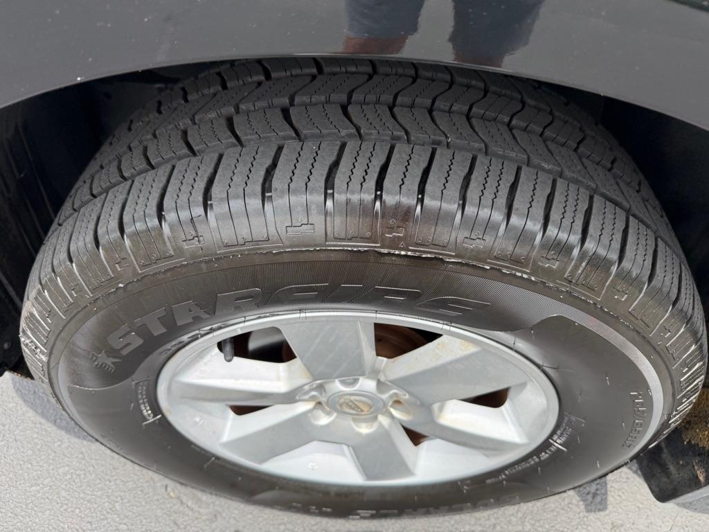 Nissan Pathfinder S 2WD 2012
