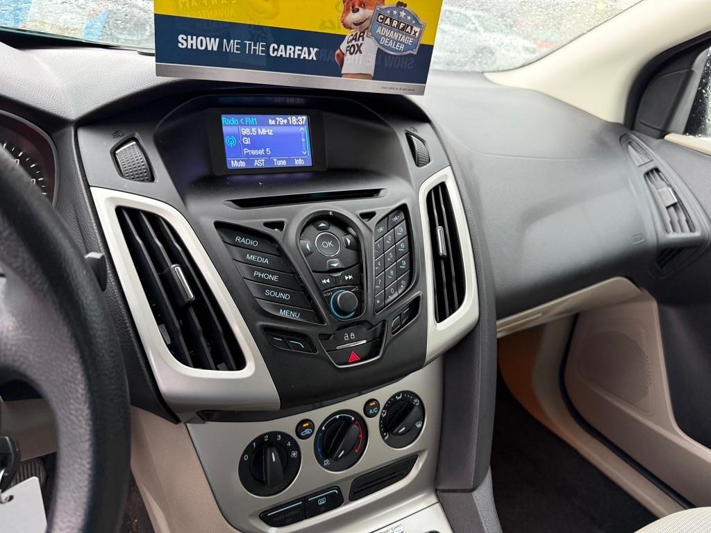 Ford Focus SE Sedan 2014