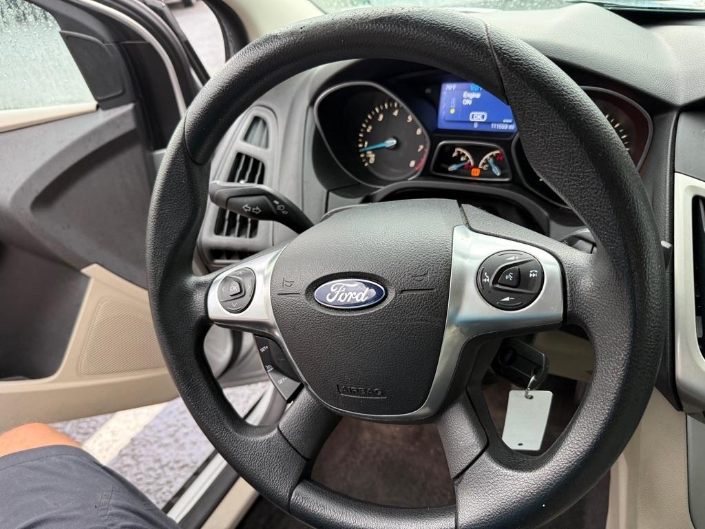 Ford Focus SE Sedan 2014