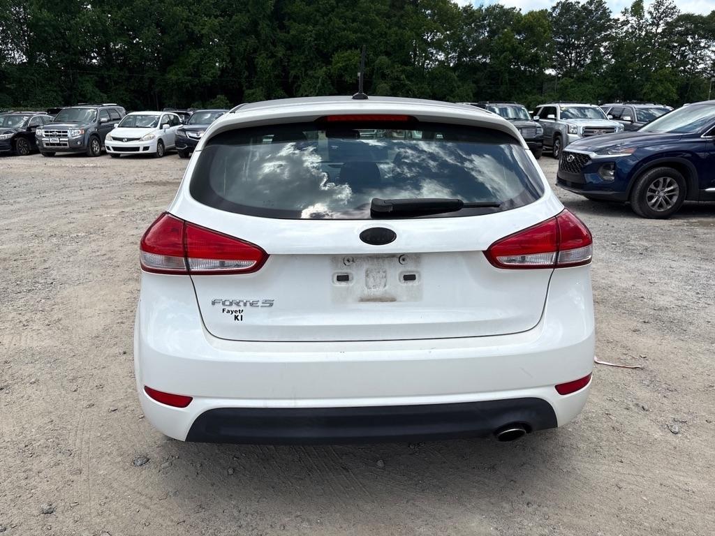 Kia Forte 5-Door LX 2016
