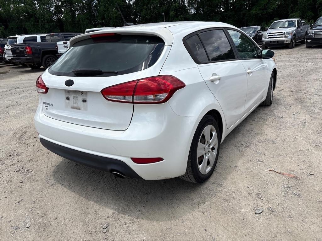 Kia Forte 5-Door LX 2016