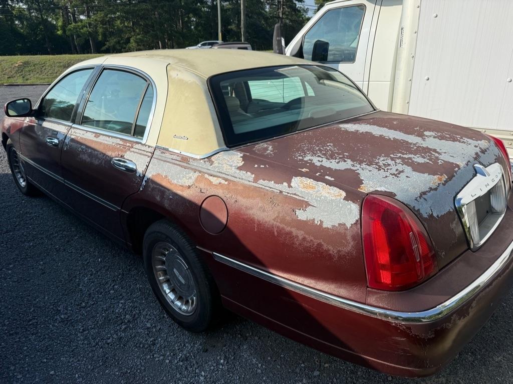 Lincoln Town Car Executive 2000