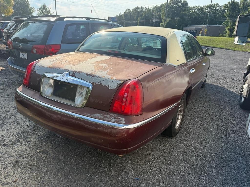 Lincoln Town Car Executive 2000