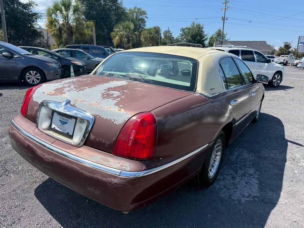 Lincoln Town Car Executive 2000
