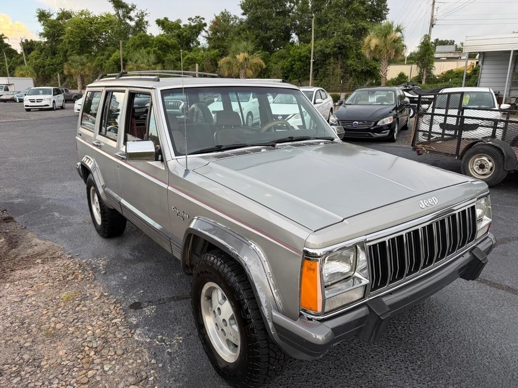 Jeep Cherokee 4-Door 4WD 1992
