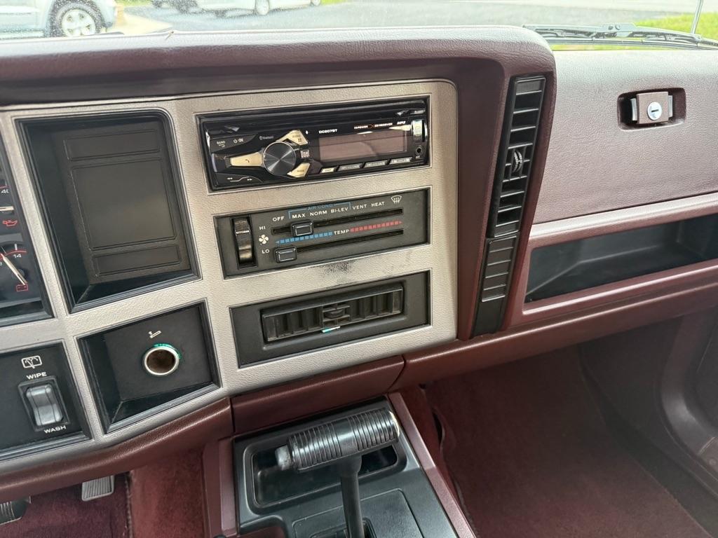 Jeep Cherokee 4-Door 4WD 1992