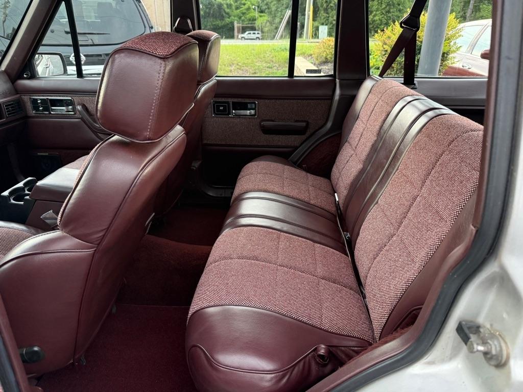 Jeep Cherokee 4-Door 4WD 1992