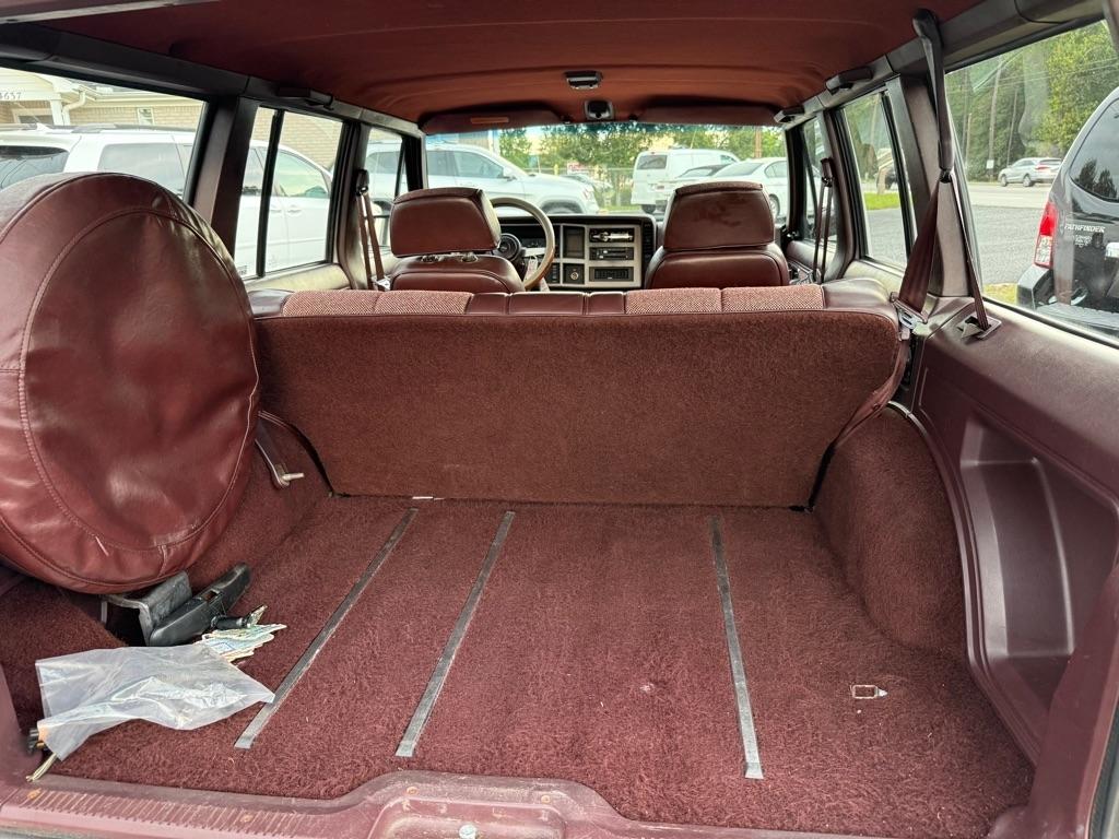 Jeep Cherokee 4-Door 4WD 1992