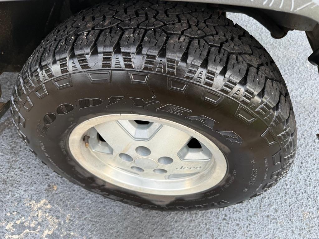 Jeep Cherokee 4-Door 4WD 1992