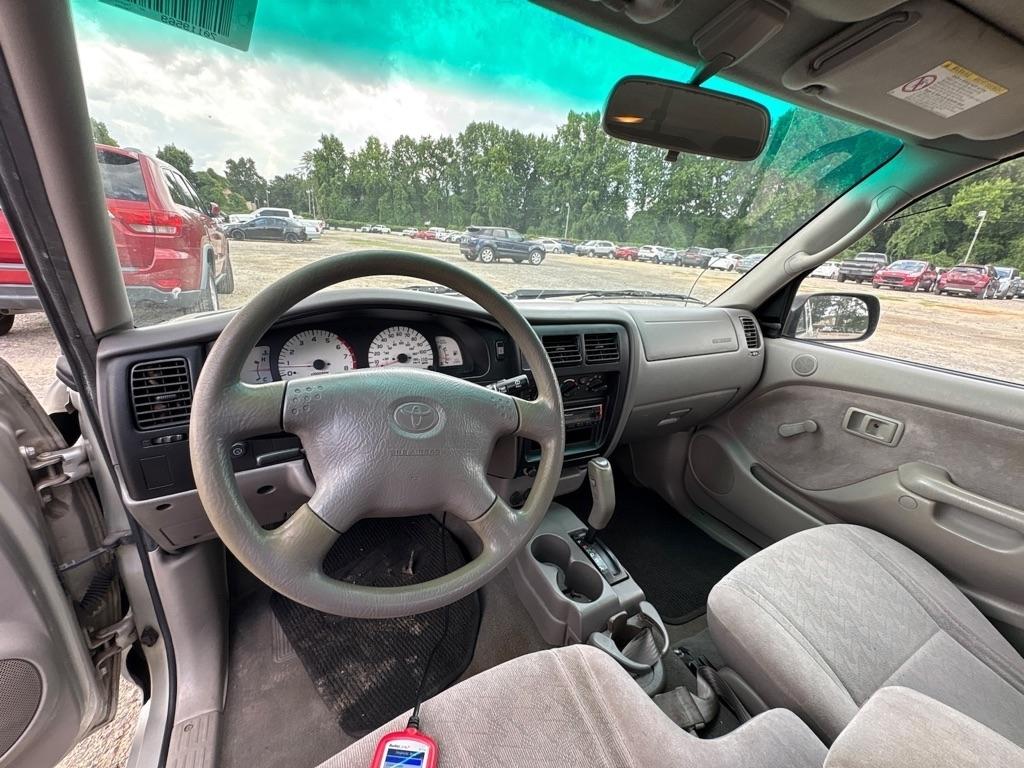 Toyota Tacoma Xtracab 2WD 2001