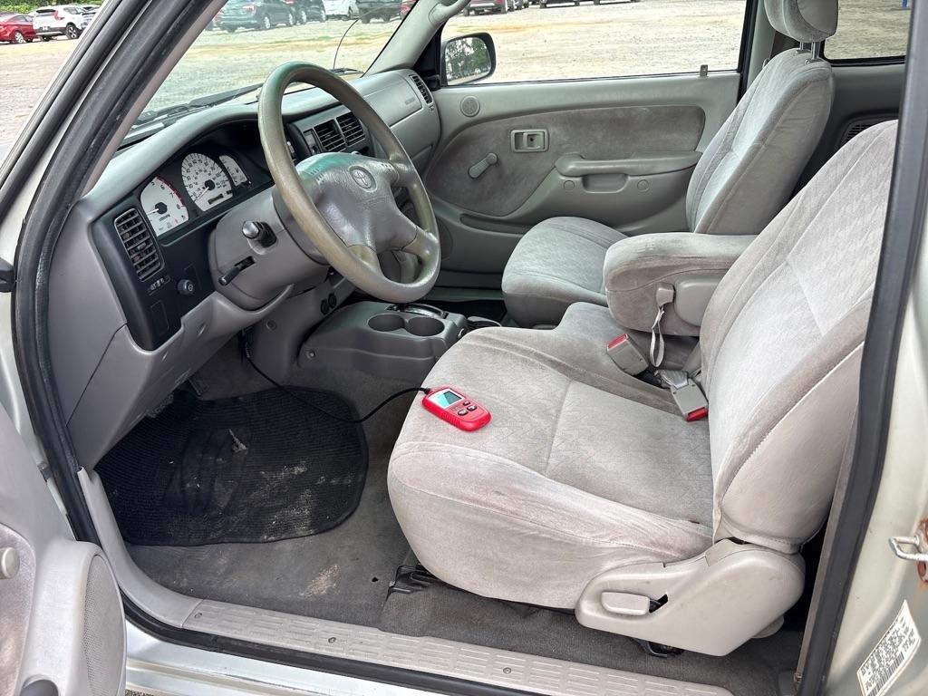 Toyota Tacoma Xtracab 2WD 2001