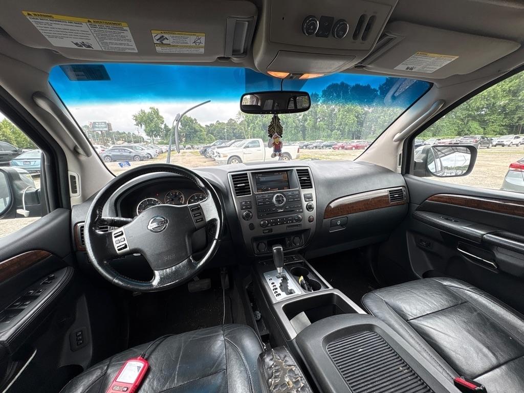 Nissan Armada Platinum 2WD 2011