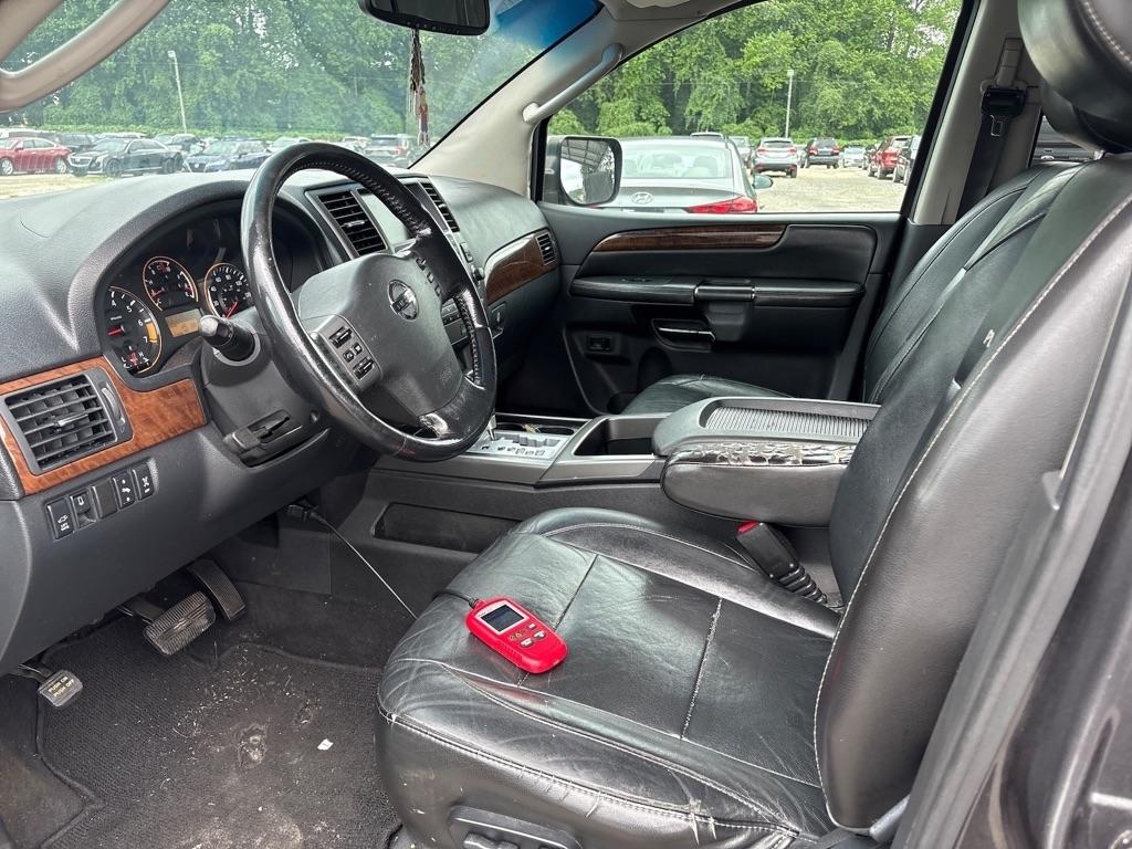 Nissan Armada Platinum 2WD 2011