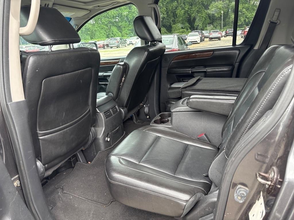 Nissan Armada Platinum 2WD 2011