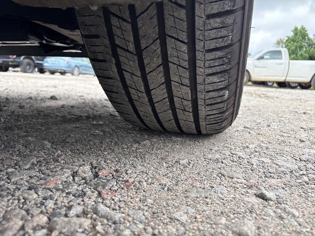 Nissan Armada Platinum 2WD 2011