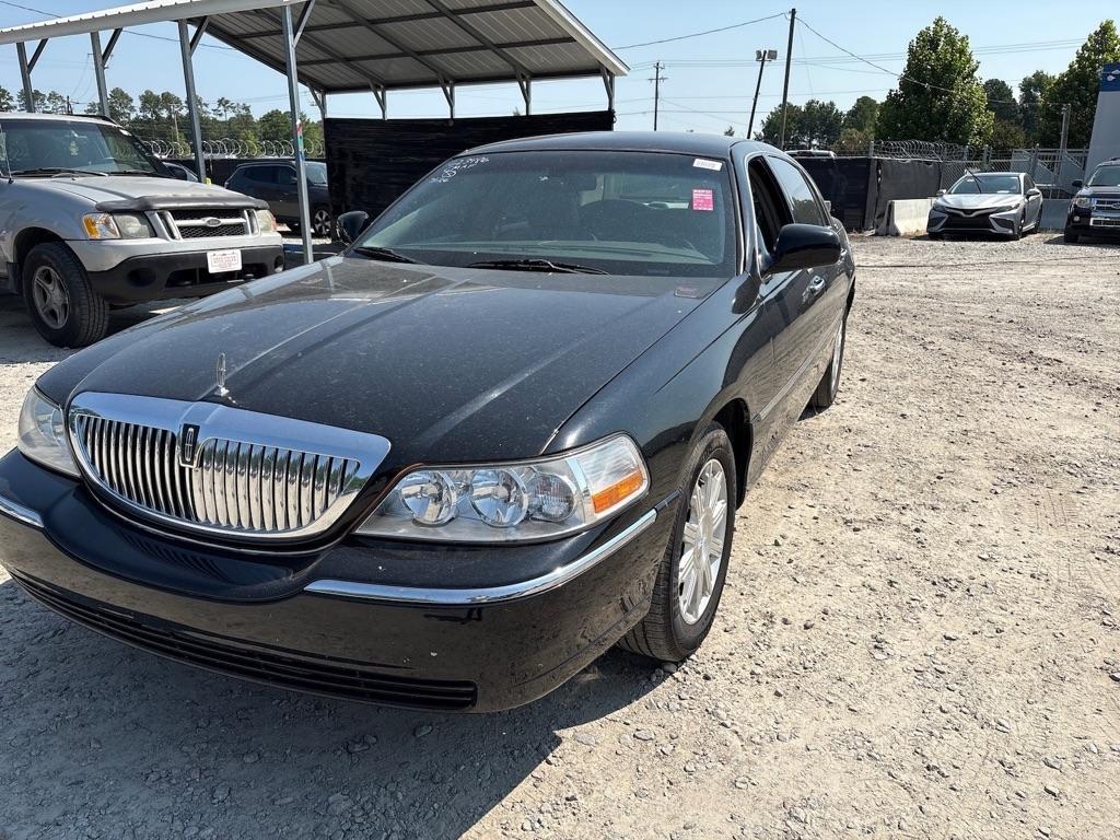 Lincoln Town Car Signature Limited 2010