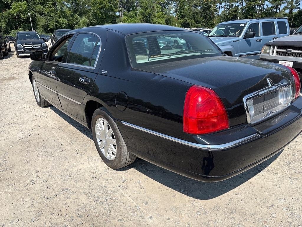 Lincoln Town Car Signature Limited 2010