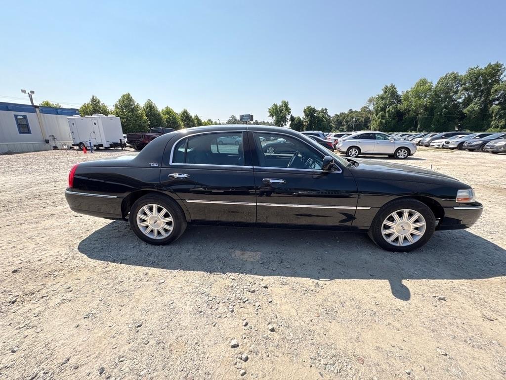 Lincoln Town Car Signature Limited 2010
