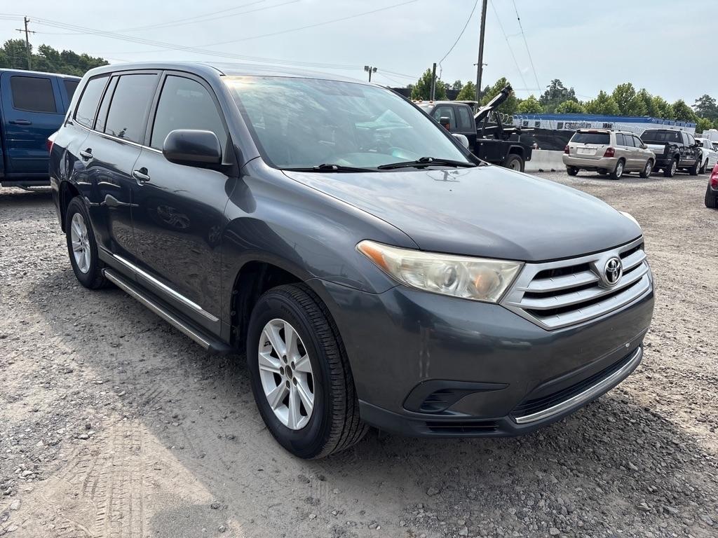 Toyota Highlander Base 2WD V6 2013