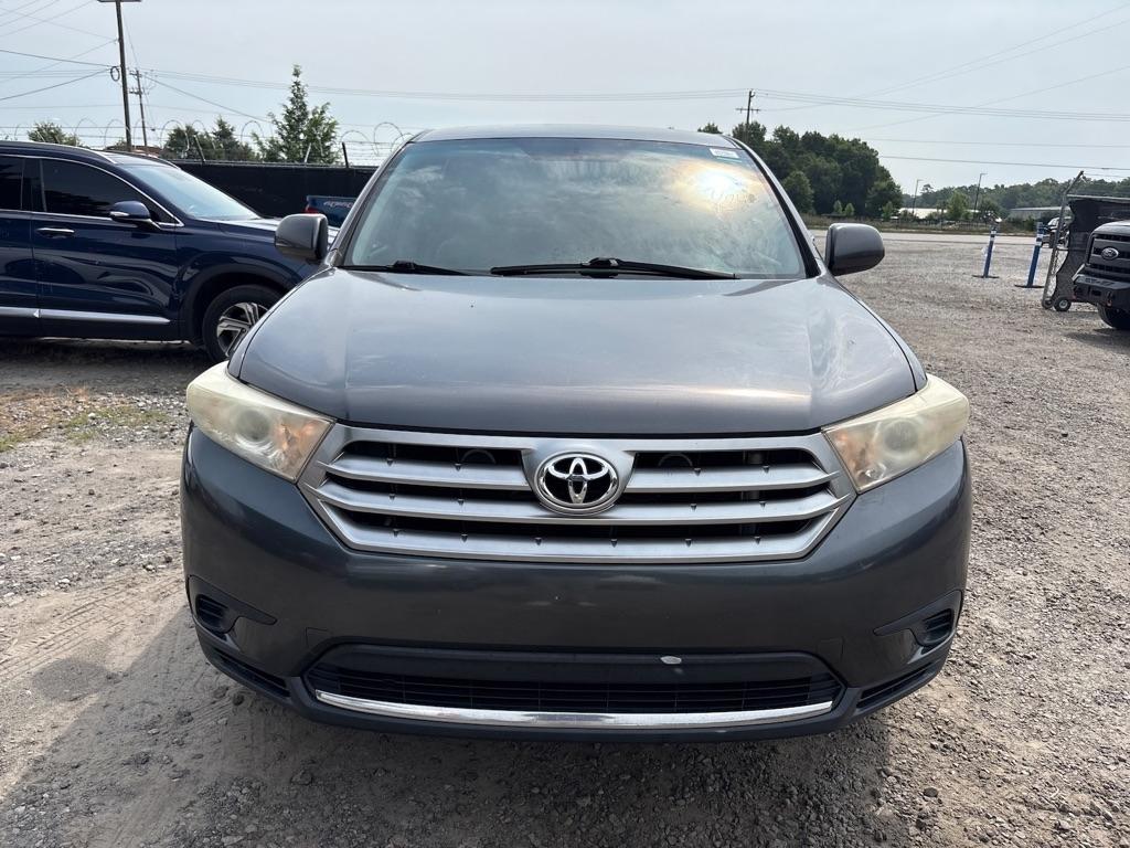 Toyota Highlander Base 2WD V6 2013