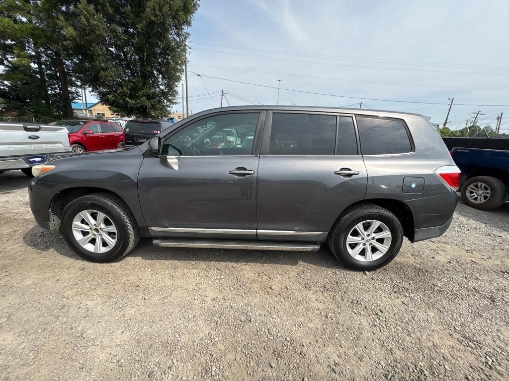Toyota Highlander Base 2WD V6 2013