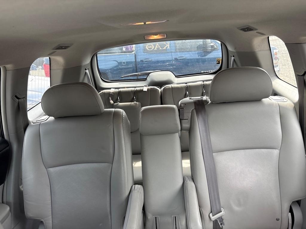 Toyota Highlander Base 2WD V6 2013