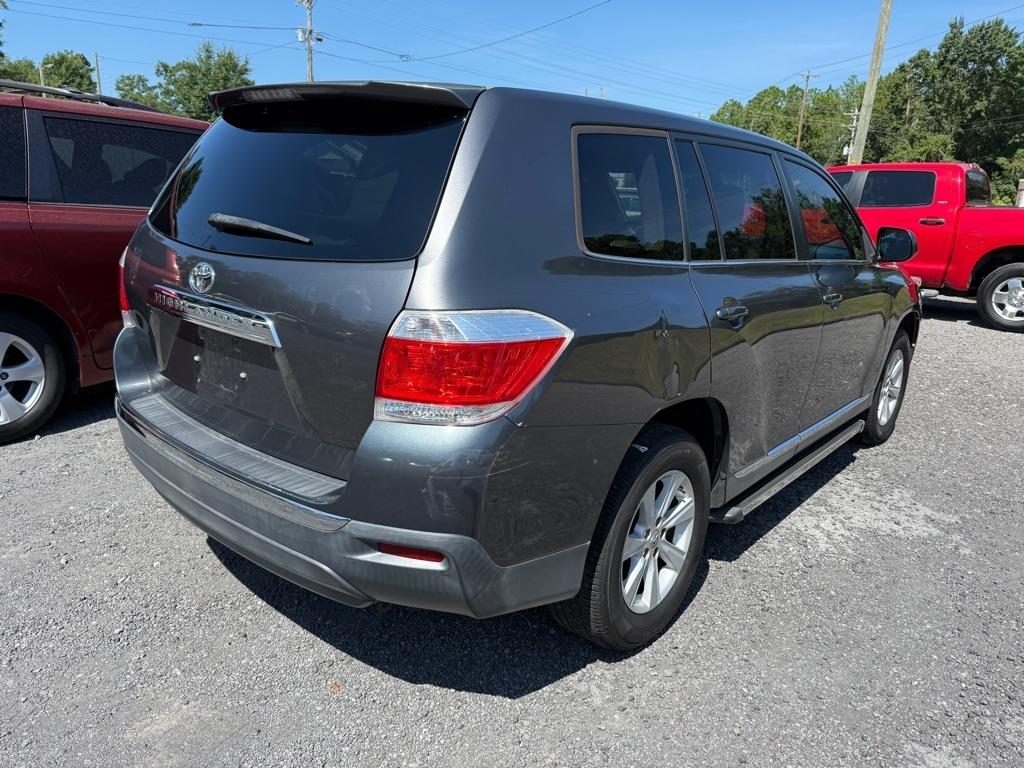Toyota Highlander Base 2WD V6 2013