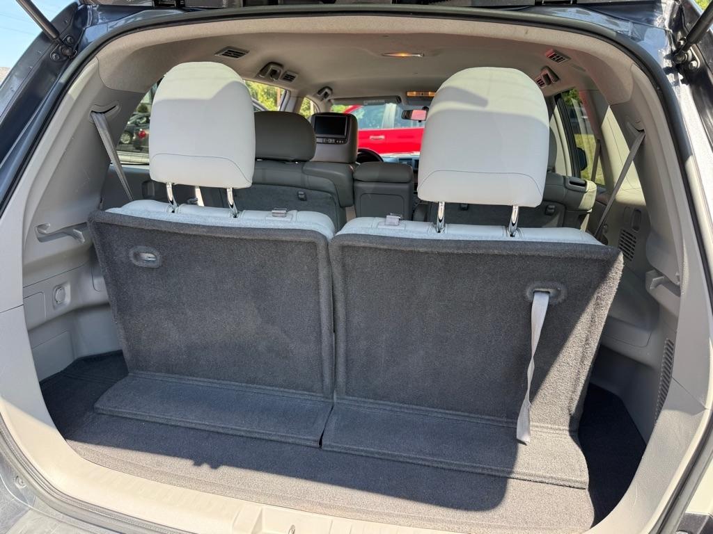 Toyota Highlander Base 2WD V6 2013