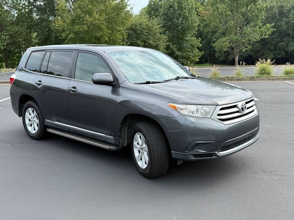 Toyota Highlander Base 2WD V6 2013