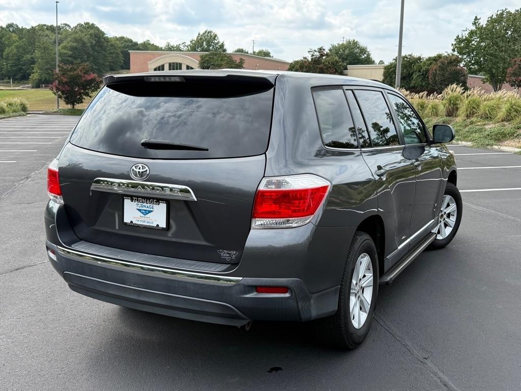 Toyota Highlander Base 2WD V6 2013