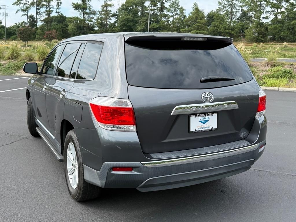 Toyota Highlander Base 2WD V6 2013