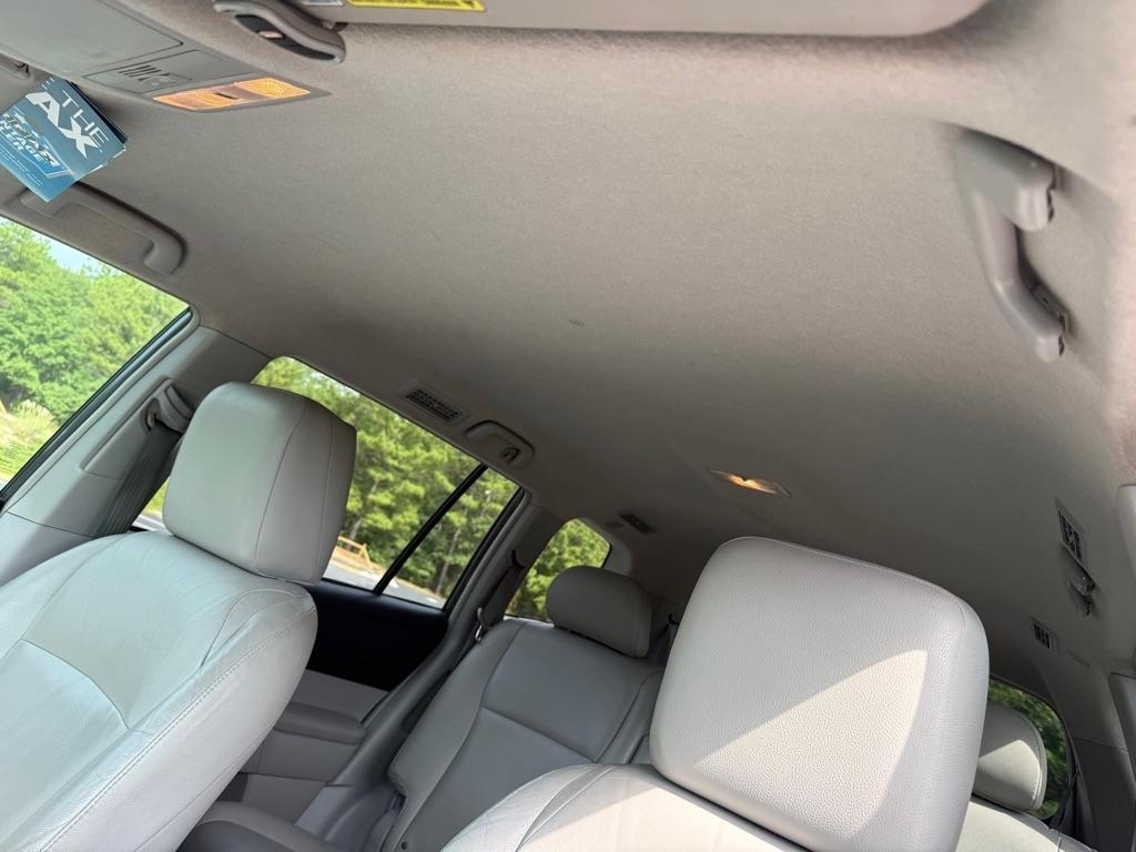 Toyota Highlander Base 2WD V6 2013