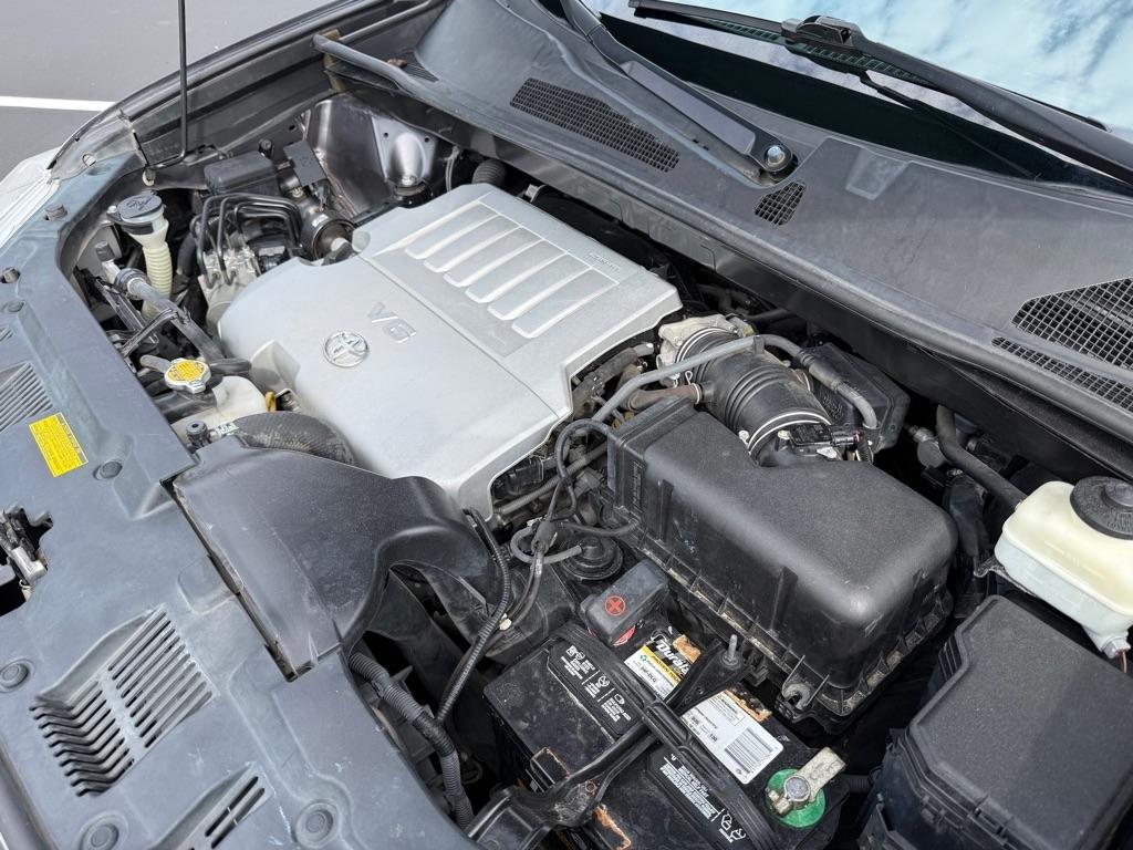 Toyota Highlander Base 2WD V6 2013