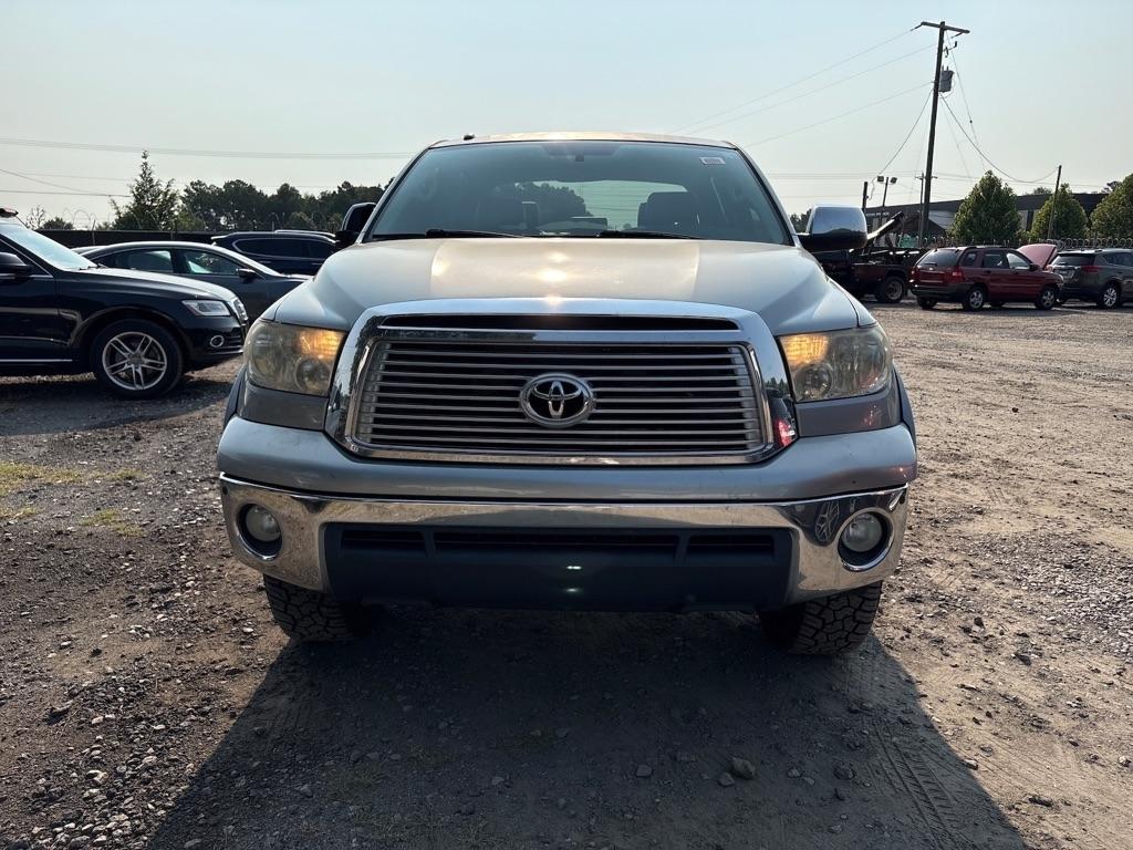Toyota Tundra Limited 5.7L CrewMax 2WD 2011