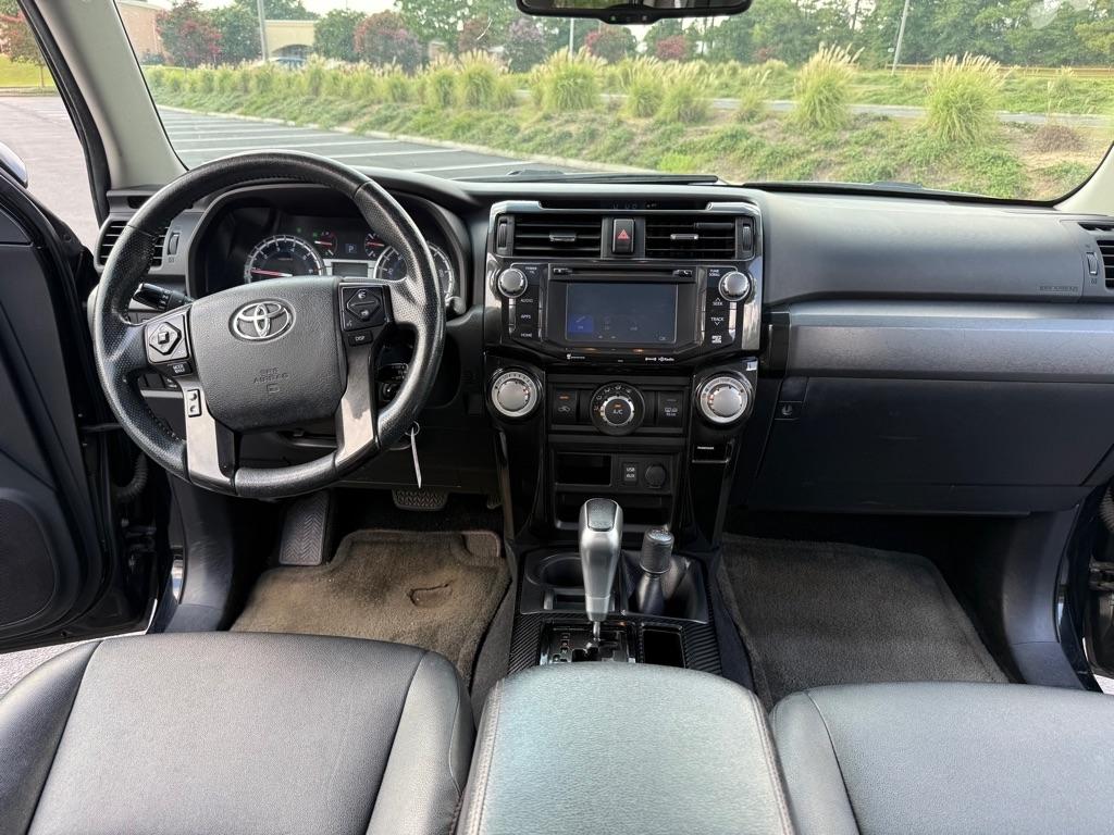 Toyota 4Runner SR5 4WD 2017