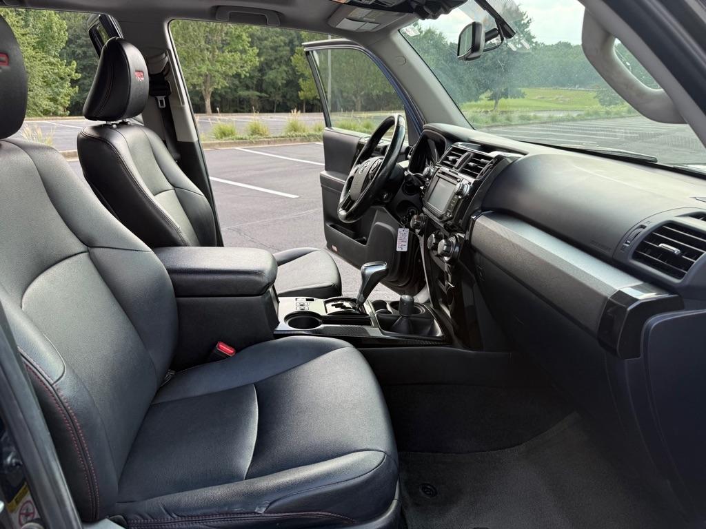 Toyota 4Runner SR5 4WD 2017