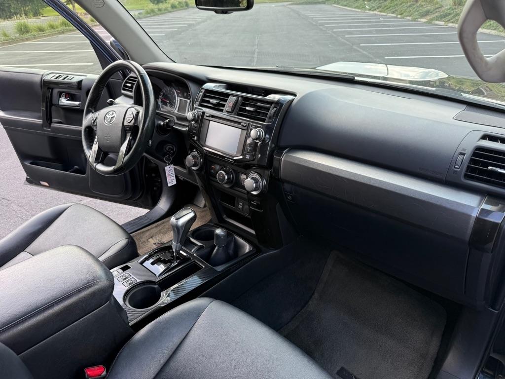 Toyota 4Runner SR5 4WD 2017