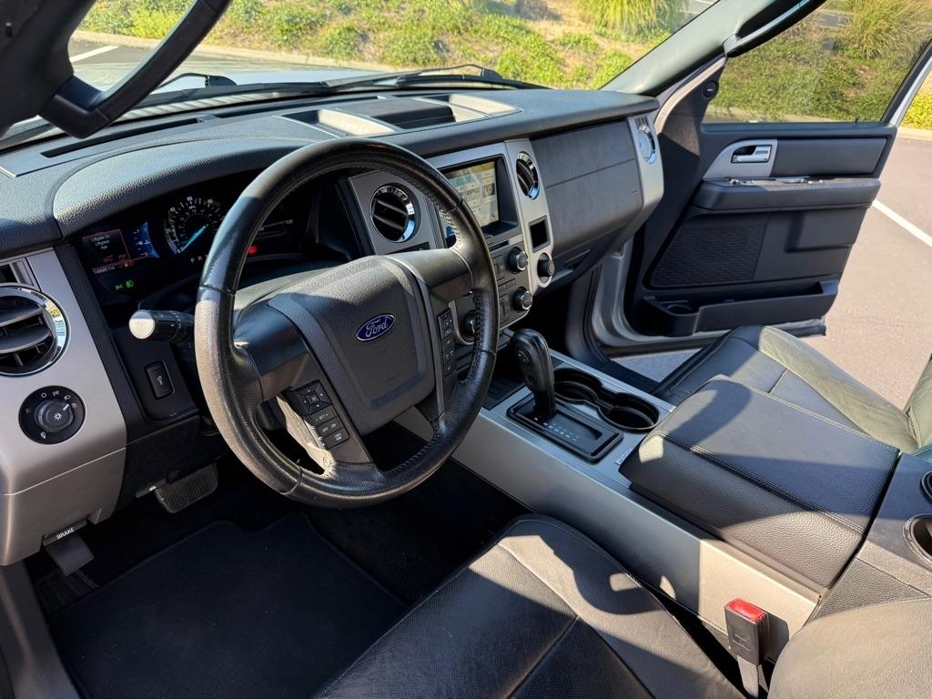 Ford Expedition XLT 4WD 2016