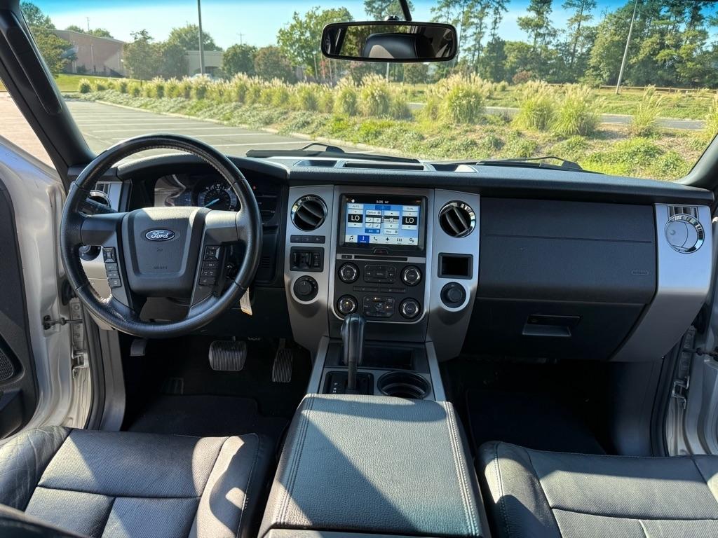 Ford Expedition XLT 4WD 2016
