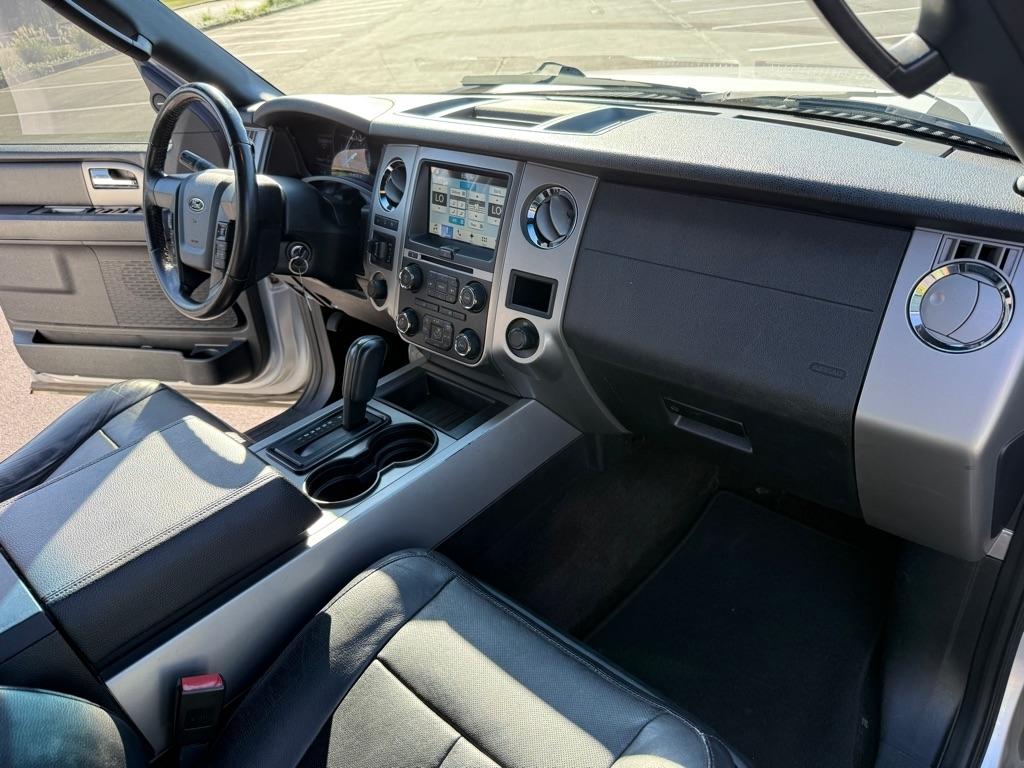 Ford Expedition XLT 4WD 2016