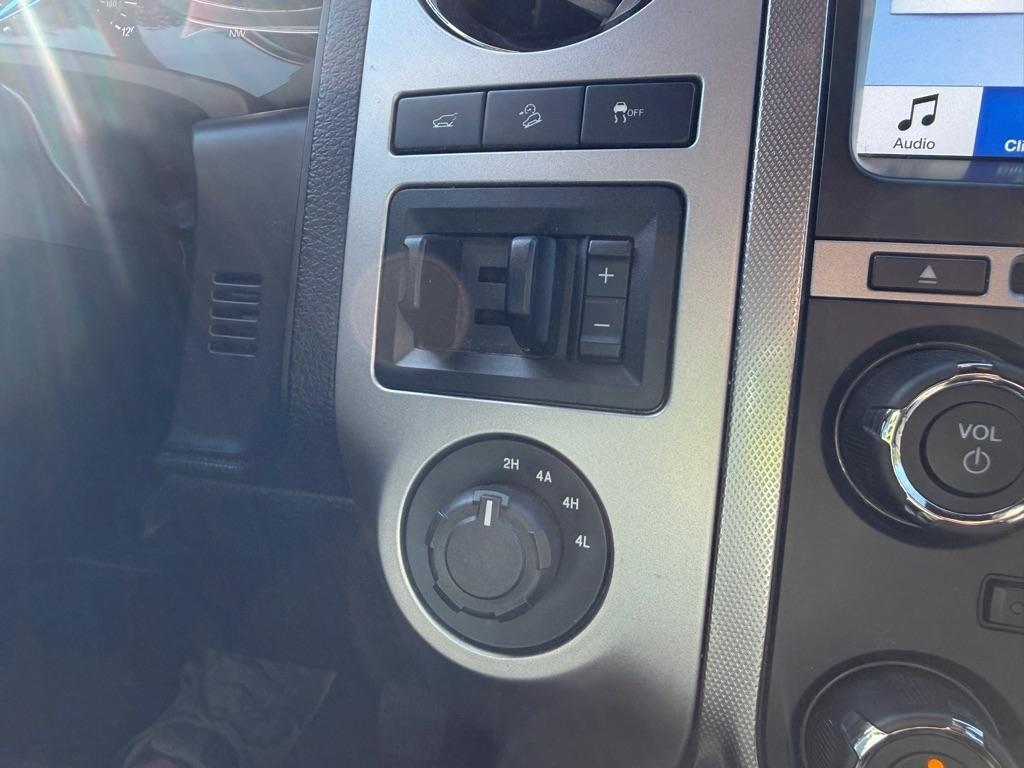 Ford Expedition XLT 4WD 2016