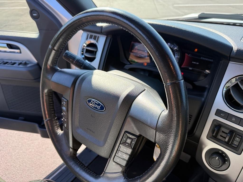 Ford Expedition XLT 4WD 2016