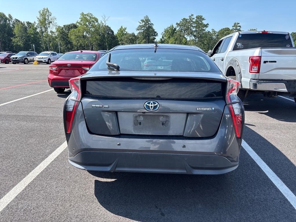 Toyota Prius Two Eco 2018