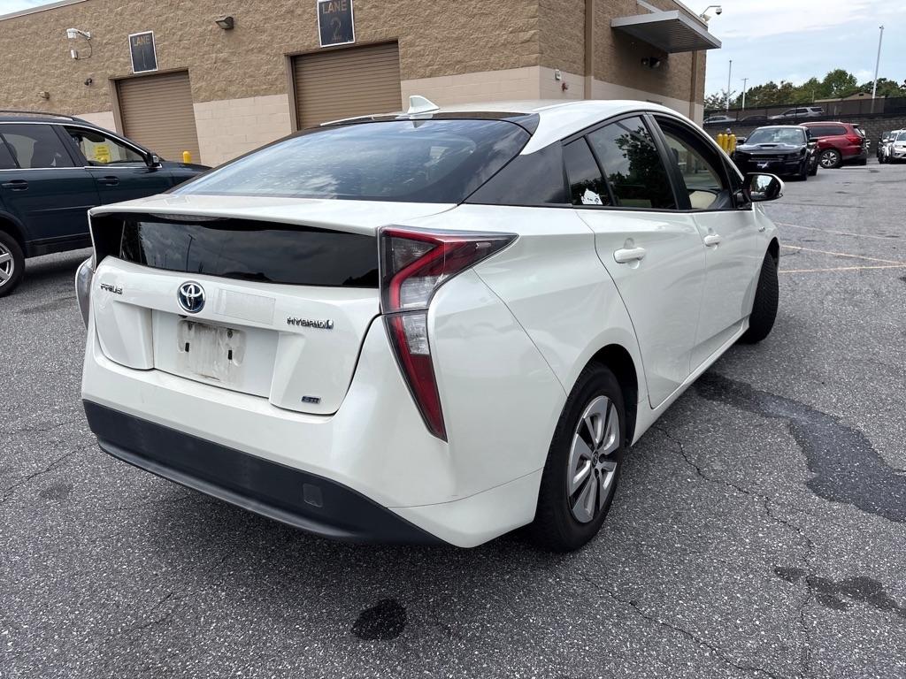 Toyota Prius Two Eco 2016