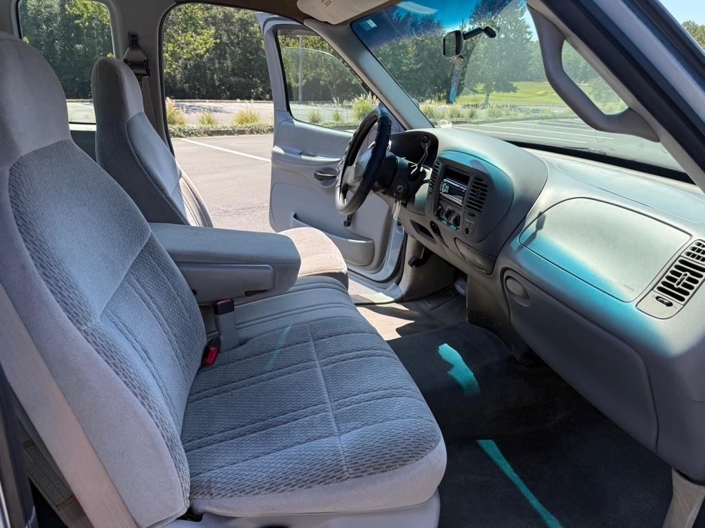 Ford F-150 XL SuperCab Short Bed 2WD 1998