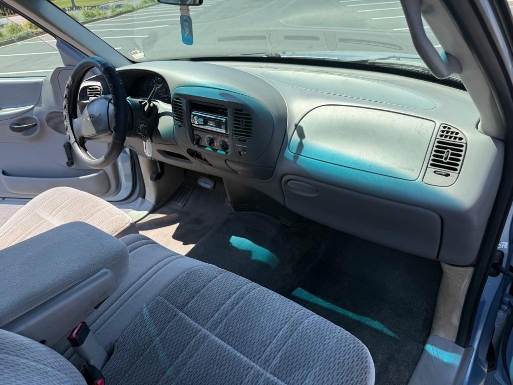 Ford F-150 XL SuperCab Short Bed 2WD 1998