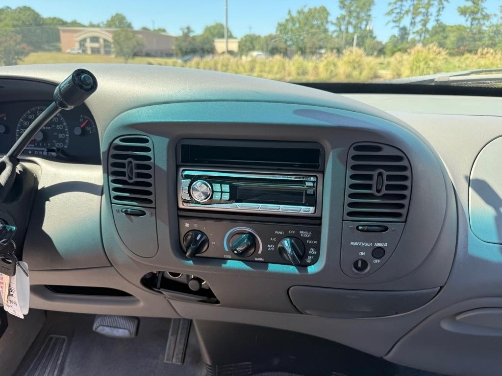 Ford F-150 XL SuperCab Short Bed 2WD 1998