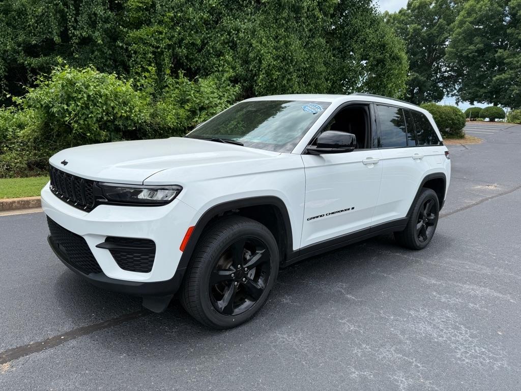 Jeep Grand Cherokee Laredo 4WD 2023