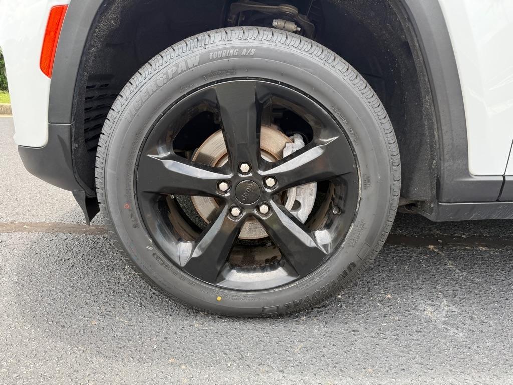 Jeep Grand Cherokee Laredo 4WD 2023